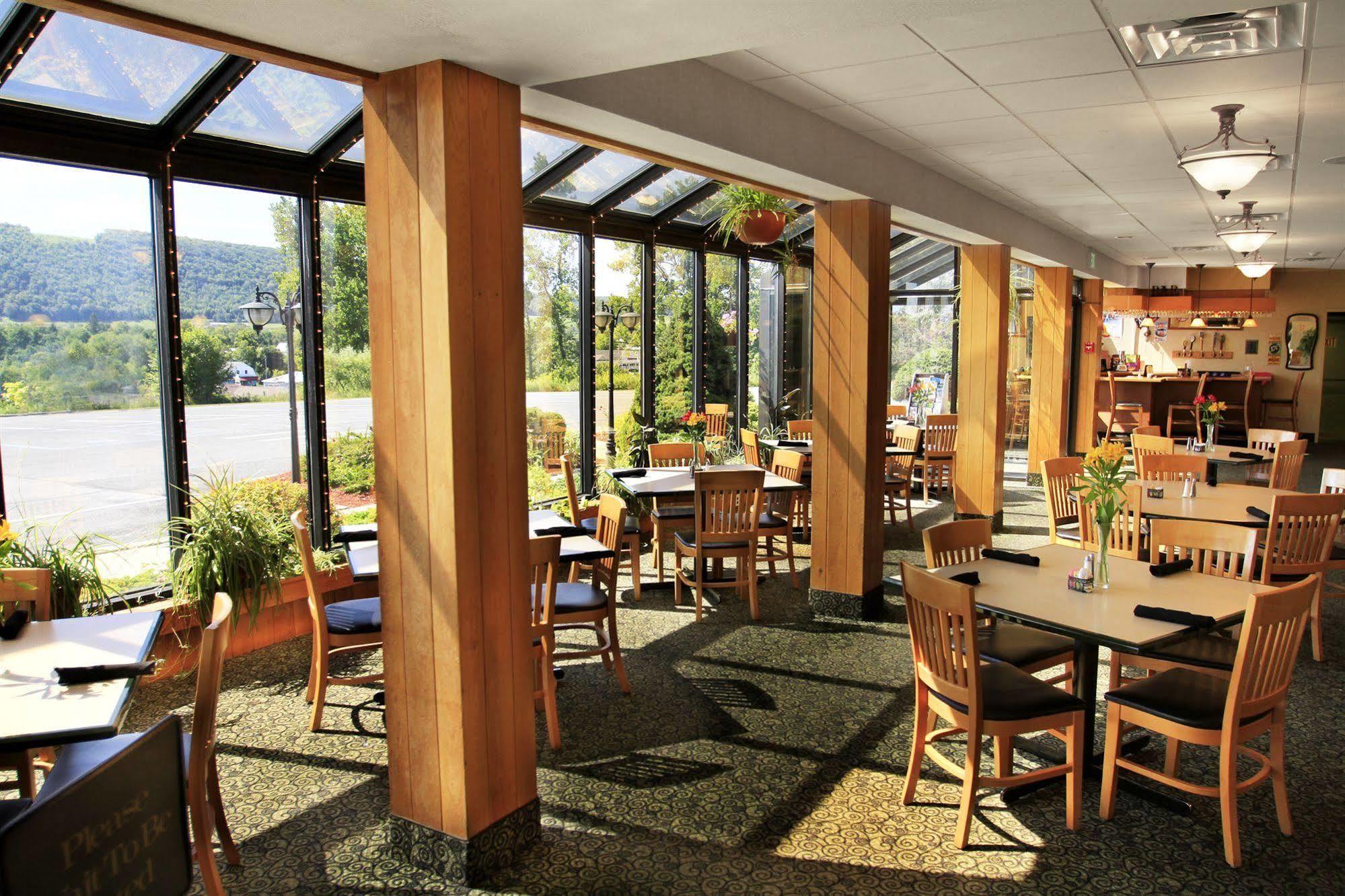 The Inn At Cobleskill ภายนอก รูปภาพ